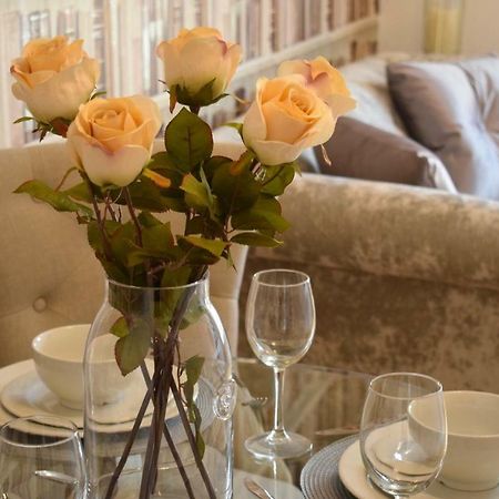 Luxury 2 Bed Apartment Witney Kültér fotó