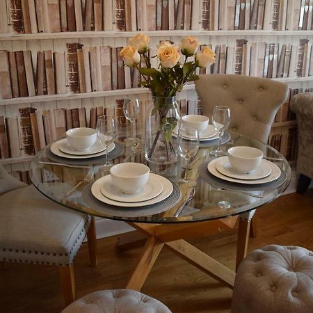 Luxury 2 Bed Apartment Witney Kültér fotó