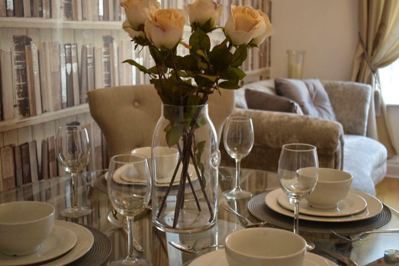 Luxury 2 Bed Apartment Witney Kültér fotó