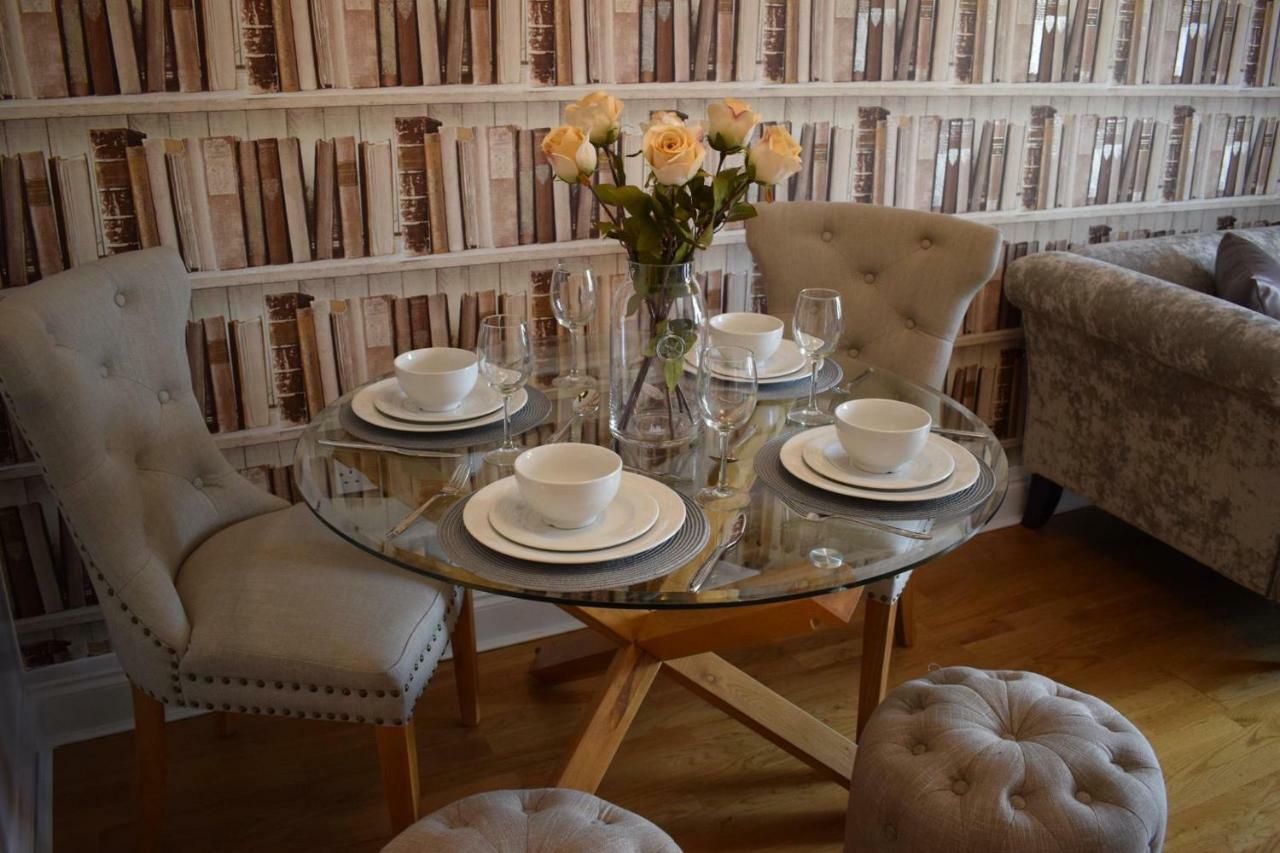 Luxury 2 Bed Apartment Witney Kültér fotó