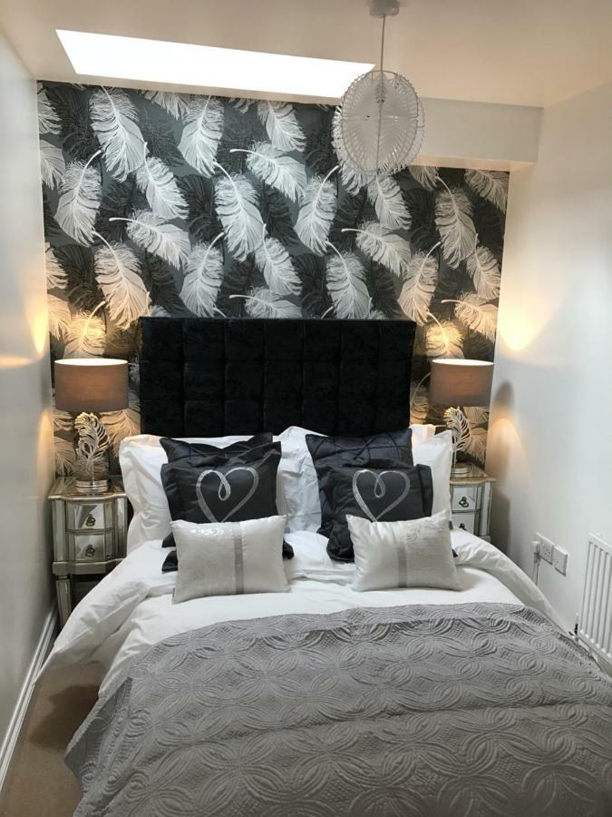 Luxury 2 Bed Apartment Witney Kültér fotó