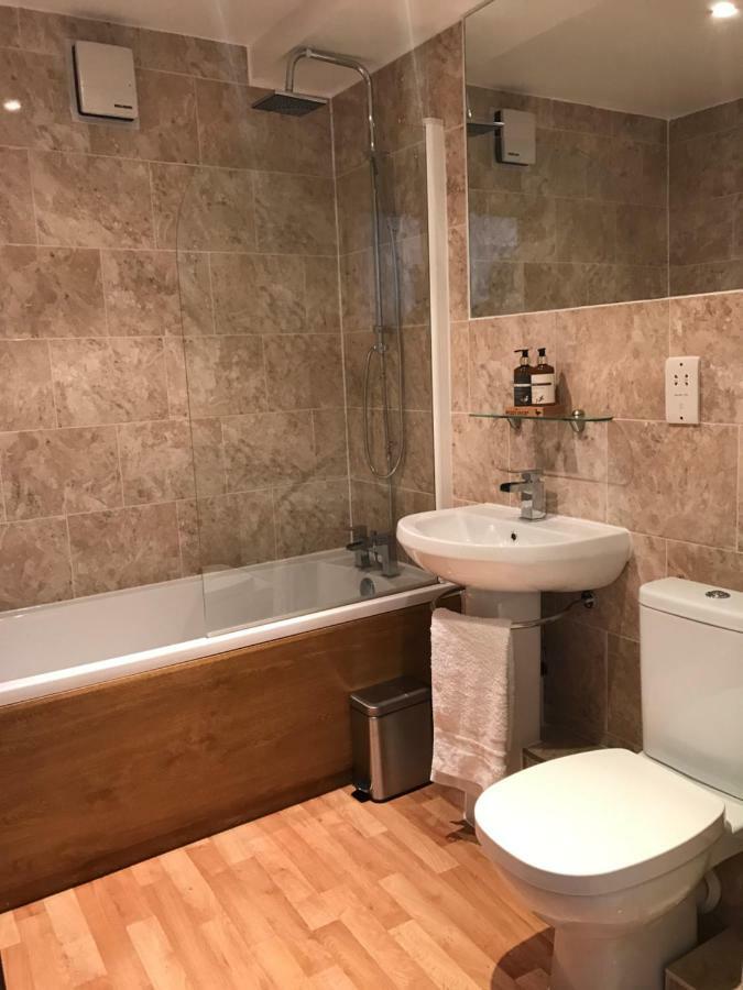 Luxury 2 Bed Apartment Witney Kültér fotó